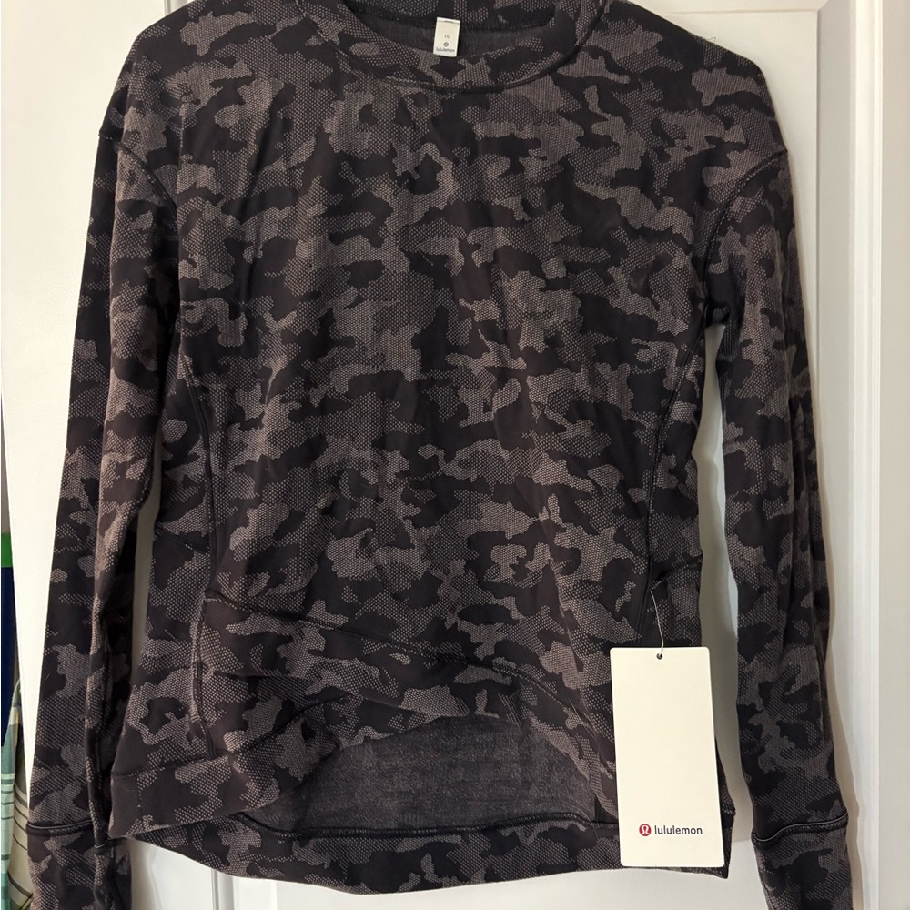 Lululemon Athletica Black and Gray Patterned Top